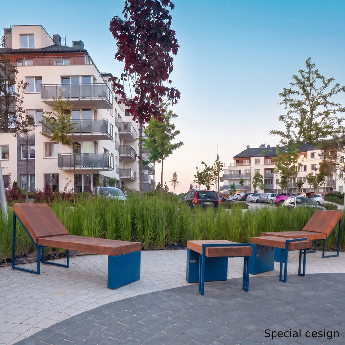 Gewerbefabrik Liegebank Herrenberg Outdoor Liege Liegebank Holz Blau RAL 5005 Stadt