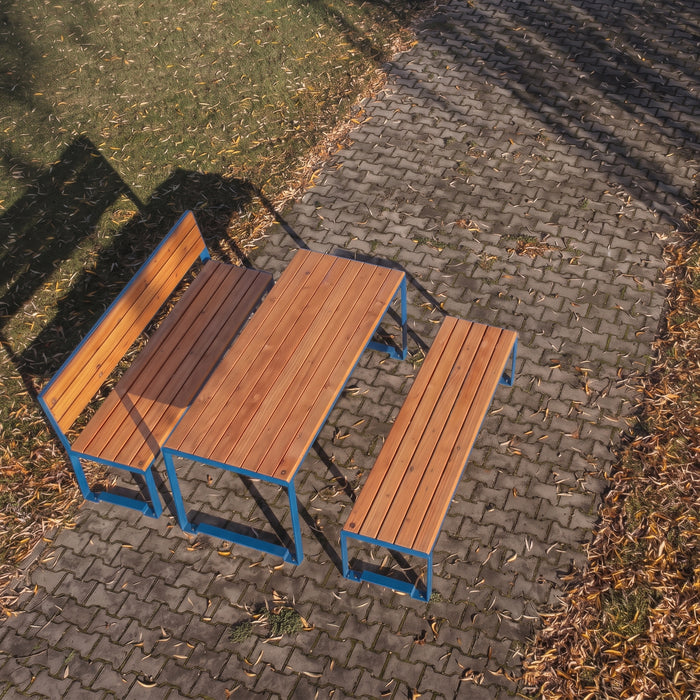 Gewerbefabrik Tisch Arnshausen Holz Outdoor Stadtmobiliar Blau RAL 5005 Szene