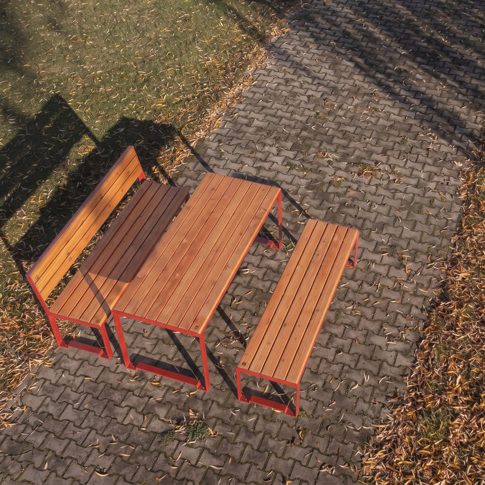 Gewerbefabrik Tisch Arnshausen Holz Outdoor Stadtmobiliar Rot RAL 3001 Szene