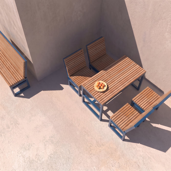 Gewerbefabrik Tisch Eppenberg Holz Outdoor Stadtmobiliar Blau RAL 5005 Szene