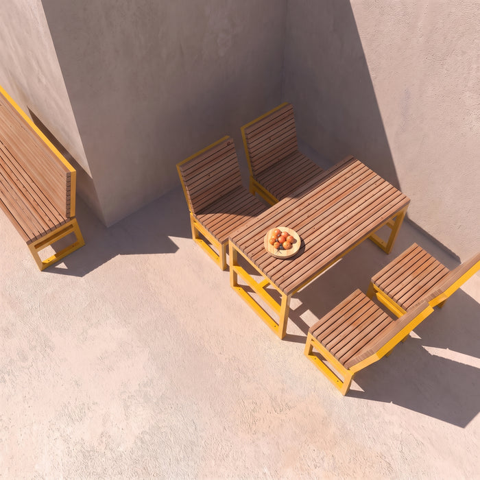 Gewerbefabrik Tisch Eppenberg Holz Outdoor Stadtmobiliar Gelb RAL 1028 Szene