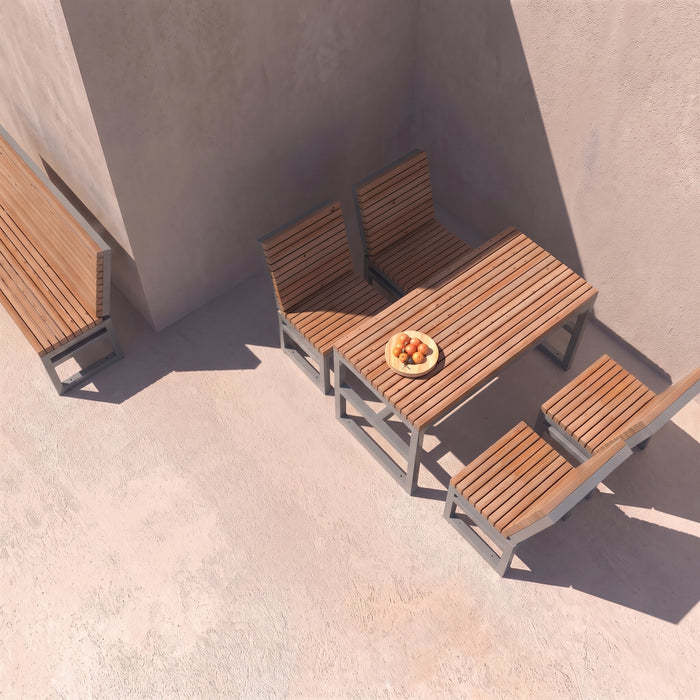 Gewerbefabrik Tisch Eppenberg Holz Outdoor Stadtmobiliar Grau RAL 7011 Szene