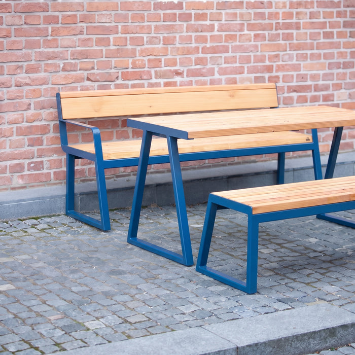 Gewerbefabrik Tisch Kirsbach Holz Outdoor Stadtmobiliar Blau RAL 5005 Sitzgruppe