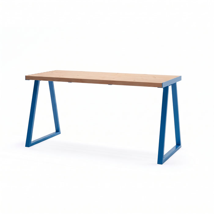Gewerbefabrik Tisch Kirsbach Holz Outdoor Stadtmobiliar Blau RAL 5005