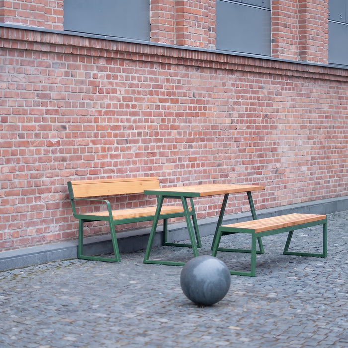 Gewerbefabrik Tisch Kirsbach Holz Outdoor Stadtmobiliar Grün RAL 6018 Hof