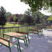 Gewerbefabrik Tisch Rottorf Holz Outdoor Stadtmobiliar Grün RAL 6018 Sitzgruppe