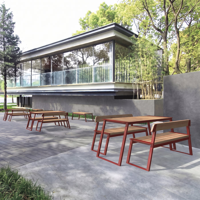 Gewerbefabrik Tisch Rottorf Holz Outdoor Stadtmobiliar Rot RAL 3001 Szene