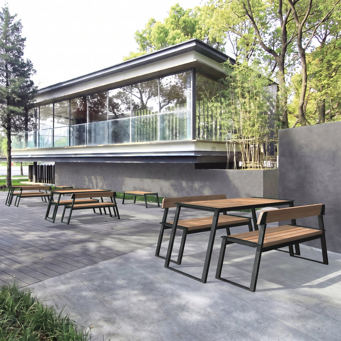 Gewerbefabrik Tisch Rottorf Holz Outdoor Stadtmobiliar Schwarz RAL 9017 Szene